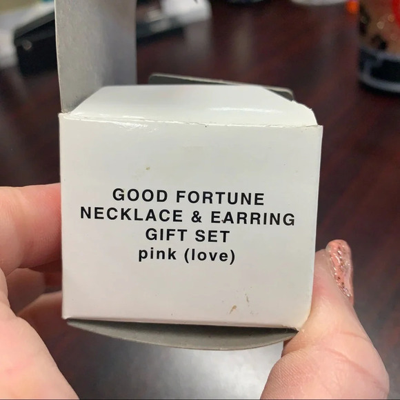 Avon Good Fortune necklace and earrings set pink/gold NIB - Picture 8 of 8